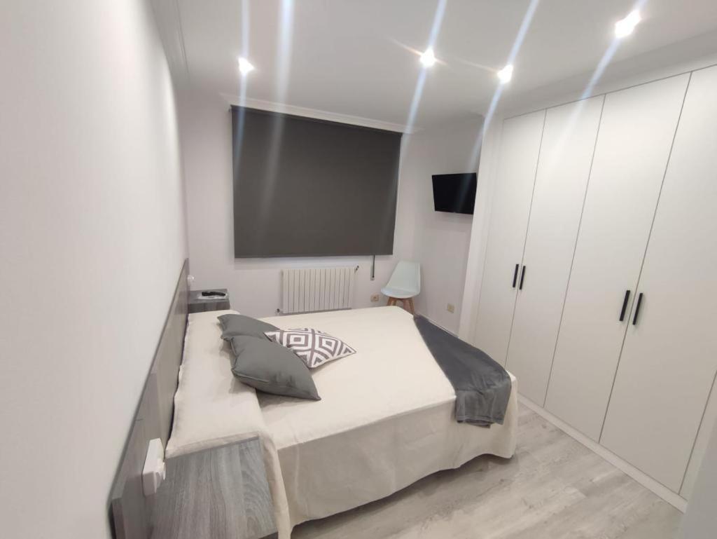 Apartamentos Demar Luis Casais O Grove Chambre photo