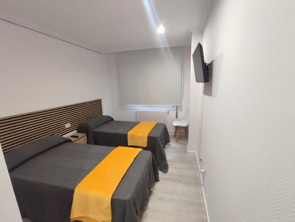 Apartamentos Demar Luis Casais O Grove Chambre photo