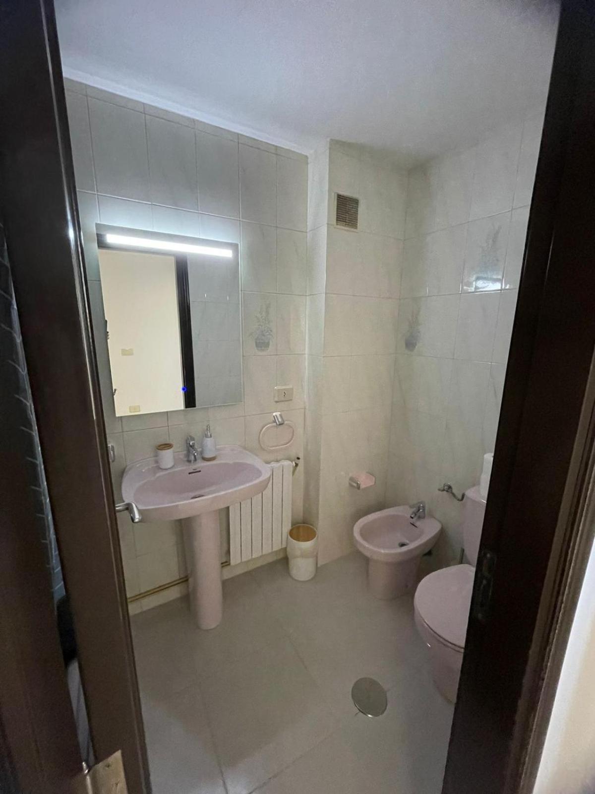 Apartamentos Demar Luis Casais O Grove Chambre photo