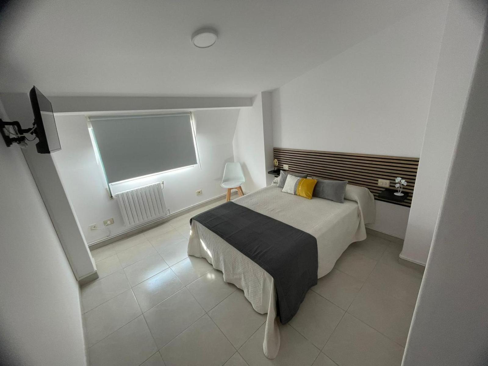 Apartamentos Demar Luis Casais O Grove Chambre photo