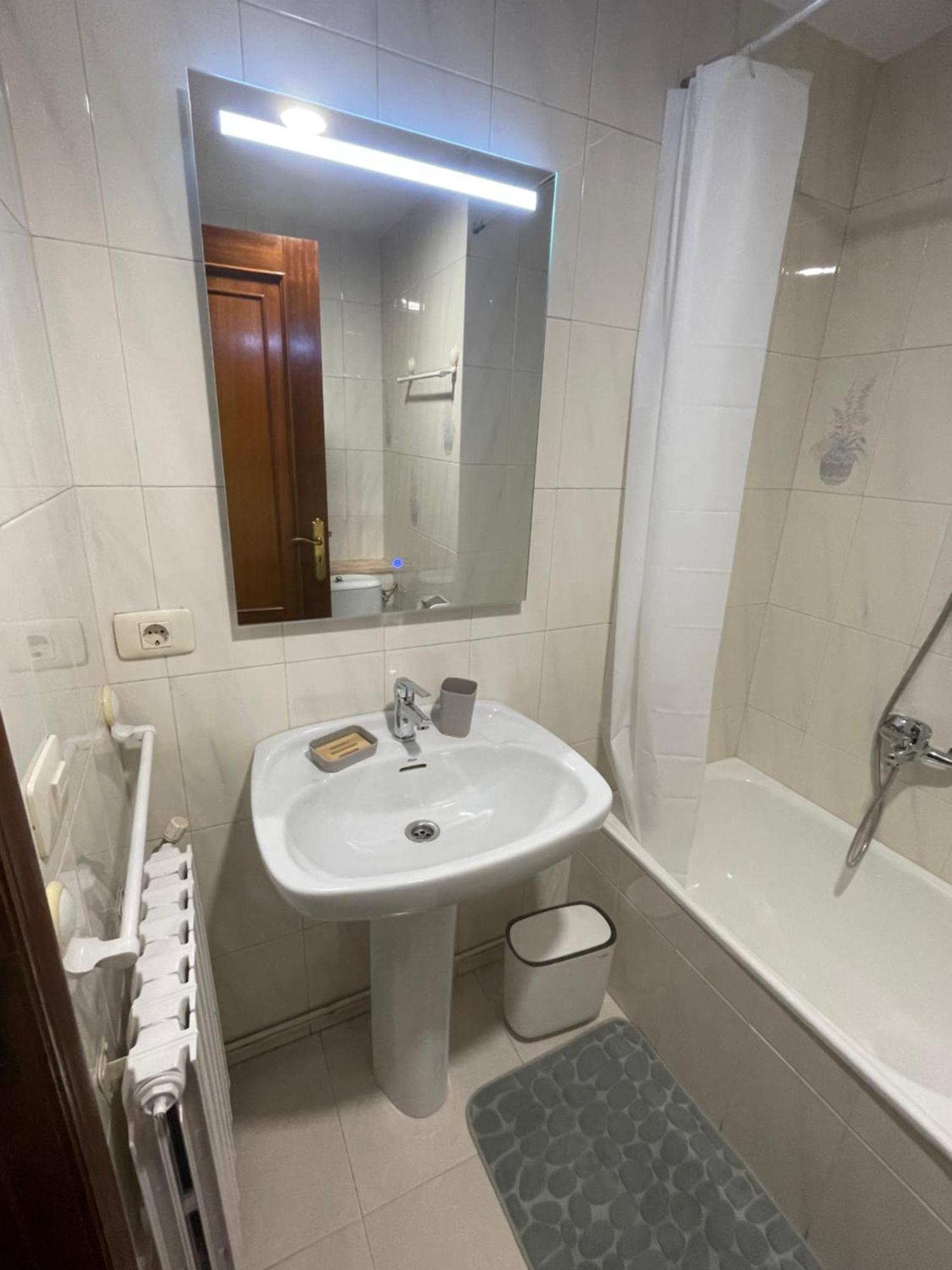 Apartamentos Demar Luis Casais O Grove Chambre photo