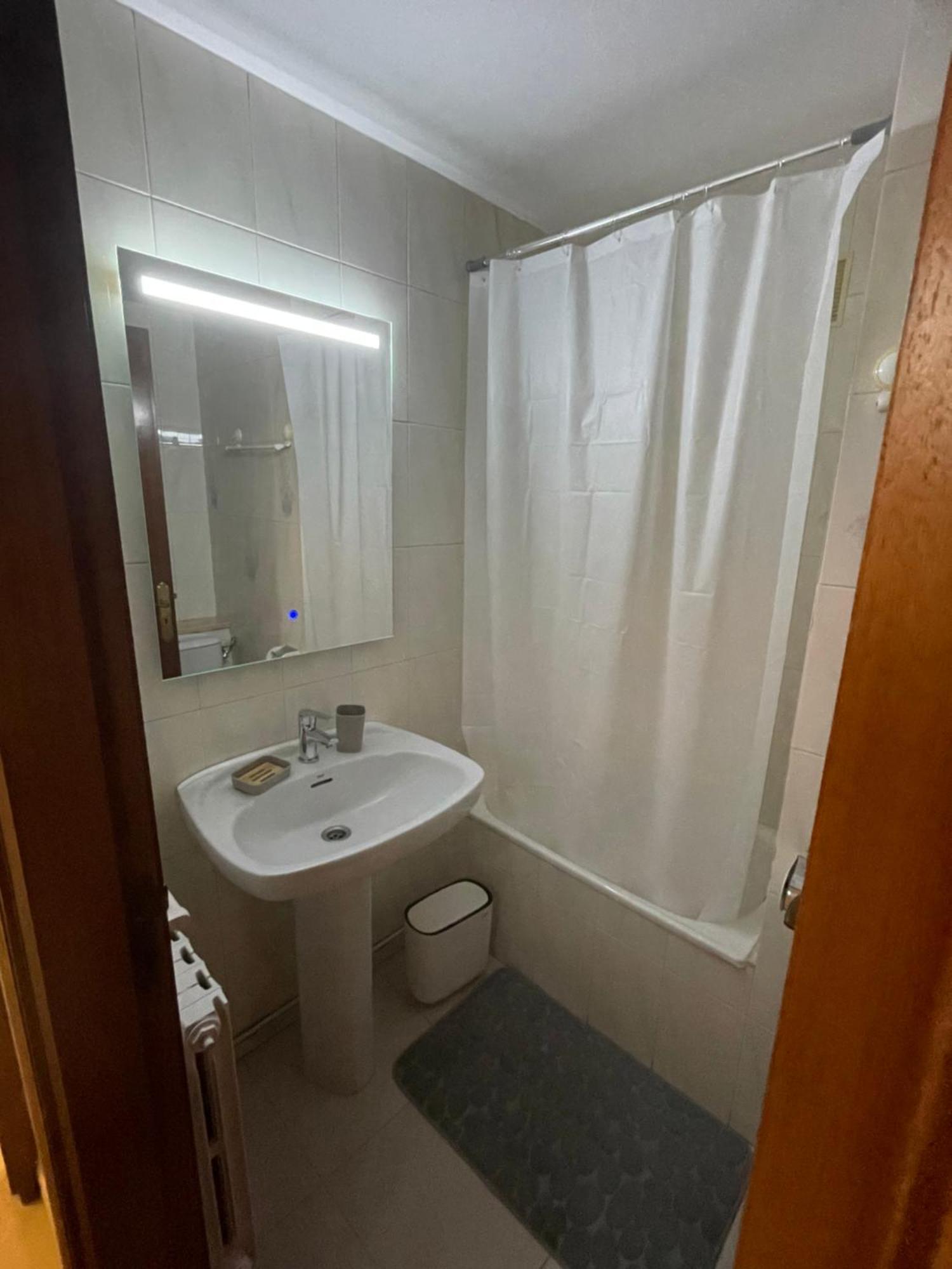 Apartamentos Demar Luis Casais O Grove Chambre photo
